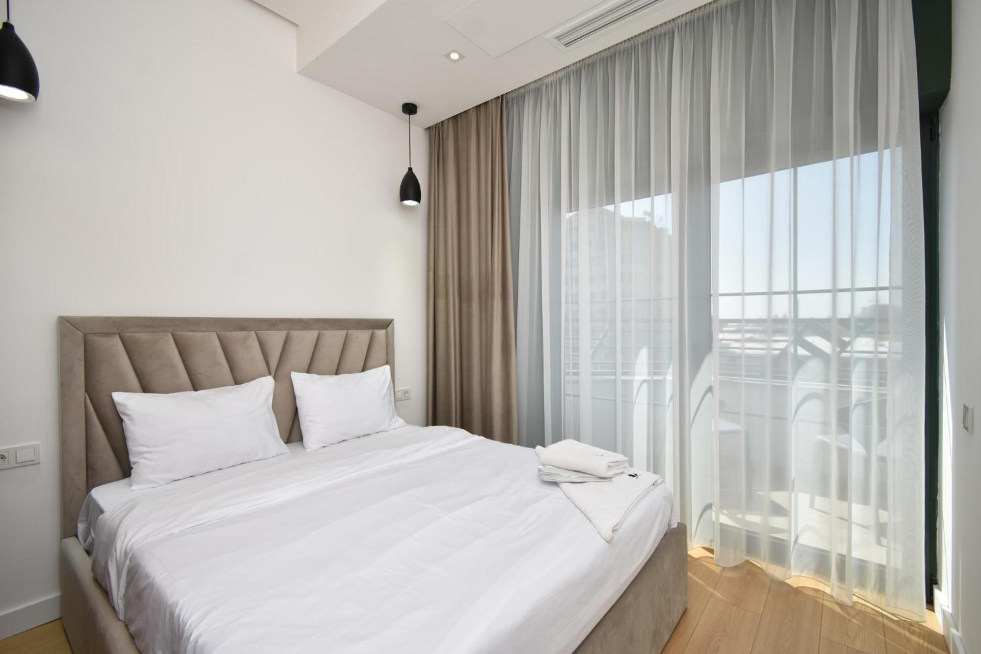 Aparthotel Aygestan Plaza Erevan Esterno foto