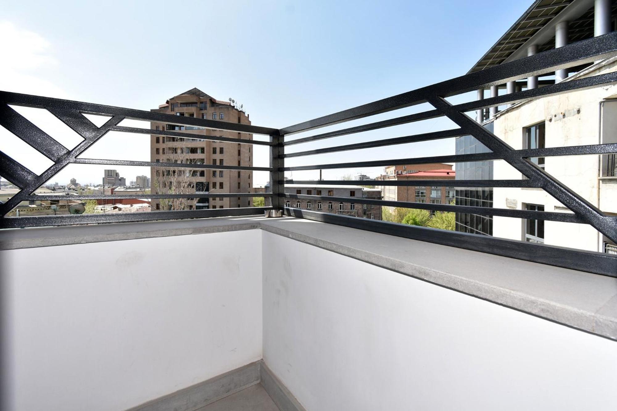 Aparthotel Aygestan Plaza Erevan Esterno foto