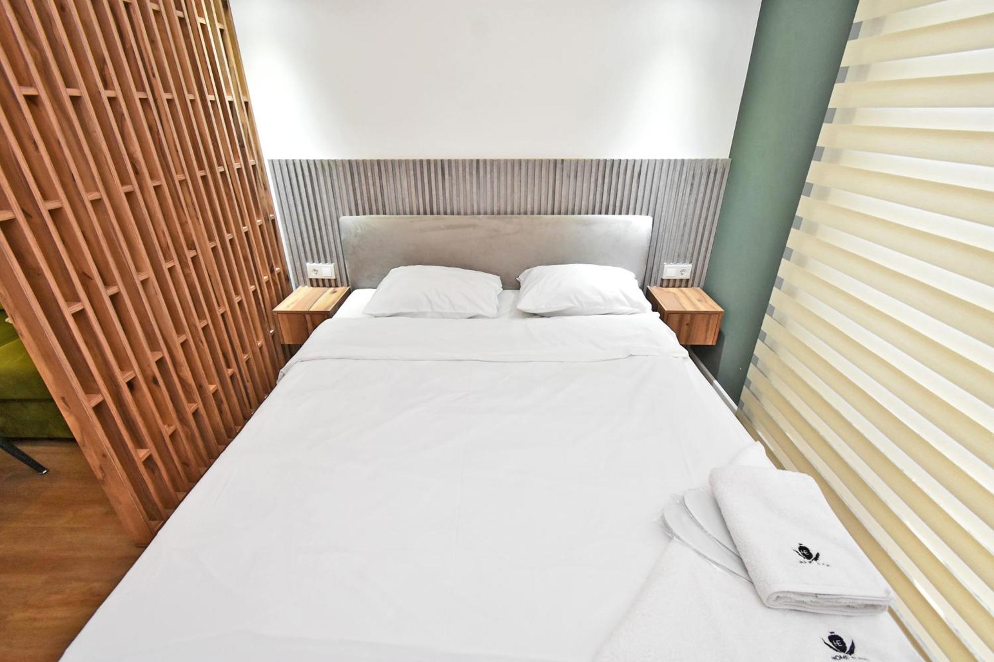Aparthotel Aygestan Plaza Erevan Esterno foto