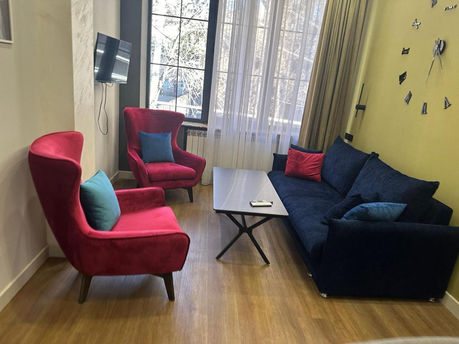 Aparthotel Aygestan Plaza Erevan Esterno foto