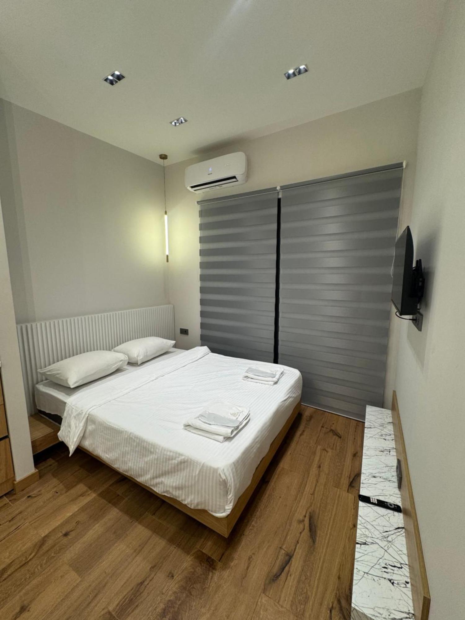 Aparthotel Aygestan Plaza Erevan Esterno foto